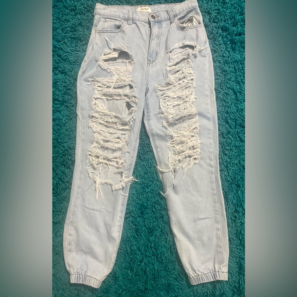 Sz L-Ladies Ripped Jeans